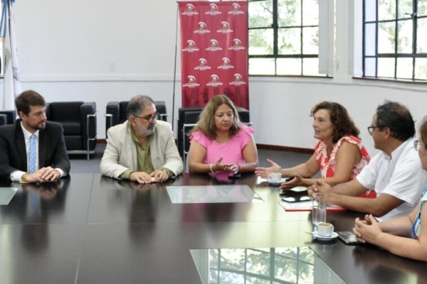 Importante encuentro entre el intendente Ra&uacute;l Jorge y el Colegio de Farmac&eacute;uticos para reforzar el control de medicamentos