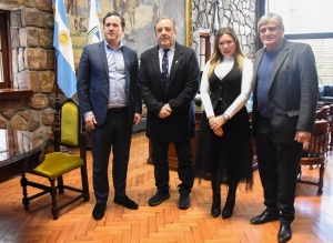 Bernis recibi&oacute; al coordinador nacional del Parlamento Federal del Clima
