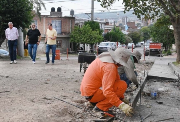 Pavimentan y consolidan el acceso al Parque Bot&aacute;nico