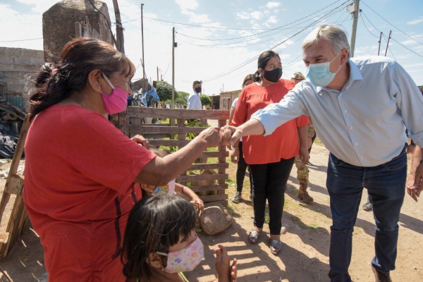 Programa Barrios Vulnerables. Gerardo Morales recorri&oacute; Libertador