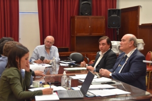 Diputados invitar&aacute;n a transportistas por escasez de gasoil