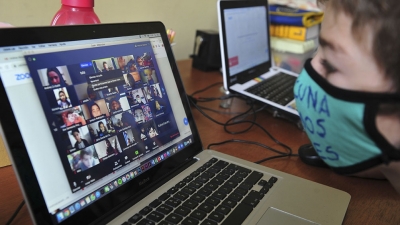 Reinician el segundo semestre escolar con clases virtuales