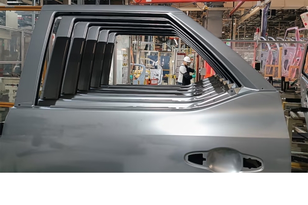 Industria automotriz estancada: volvieron a caer la producci&oacute;n y la exportaci&oacute;n de autos nacionales