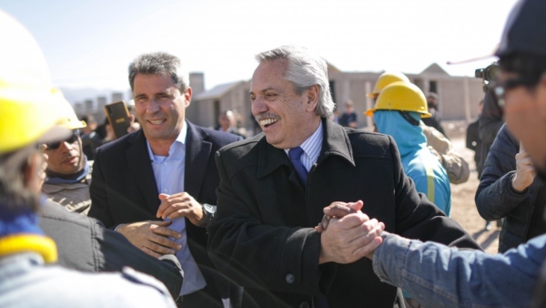 "Primero la gente", el slogan del Gobierno para relanzar la gesti&oacute;n de Alberto