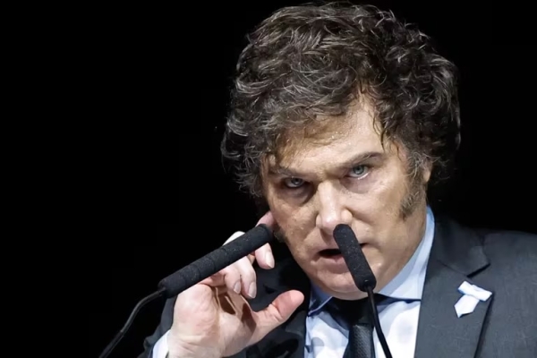 Milei defendi&oacute; a Pettovello y apunt&oacute; contra el kirchnerismo por el esc&aacute;ndalo de los alimentos: &ldquo;No descarto que le quieran tirar un muerto&rdquo;
