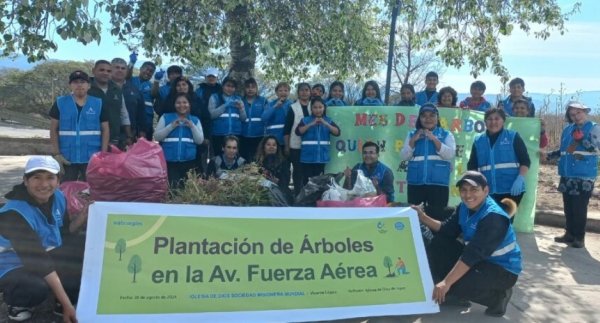 Municipio, Iglesia de Dios y vecinos se unieron para la plantaci&oacute;n de &aacute;rboles