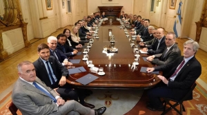 El envío de fondos automáticos de Nación a provincias cayó en unos USD 1.000 millones en lo que va del año