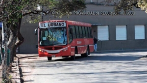 URGENTE: Luego de arduas negociaciones entre municipio y empresarios comienza a normalizarse el servicio