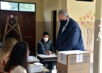 "Hoy la gente, con el voto, define qu&eacute; futuro quiere para su familia"
