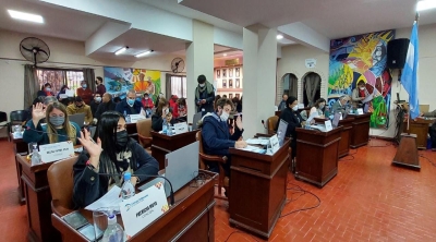 Licencia por maternidad, educaci&oacute;n emocional y transporte p&uacute;blico en sesi&oacute;n del concejo