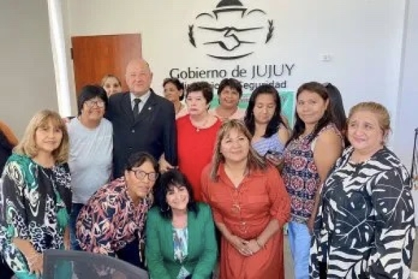 Apoyo y protecci&oacute;n a mujeres emprendedoras de Caimancito
