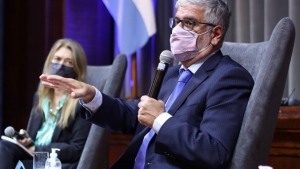 Feletti apunt&oacute; contra dos cadenas de supermercados por boicotear el congelamiento