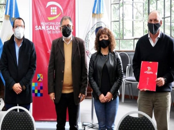 Fortalecen centro comercial a cielo abierto