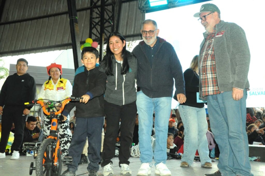 Día de la Niñez: una multitud disfrutó de una gran fiesta familiar en el Multiespacio El Alto