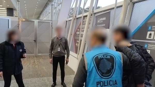 Antecedentes penales y documentaci&oacute;n falsa: cu&aacute;les son los delitos que podr&iacute;an motivar la expulsi&oacute;n de extranjeros
