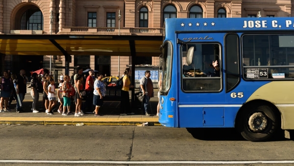 El Gobierno dict&oacute; la conciliaci&oacute;n obligatoria y ma&ntilde;ana no habr&aacute; paro de colectivos