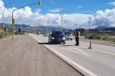 Se intensifican los controles vehiculares en las rutas juje&ntilde;as