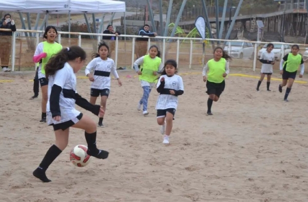 F&uacute;tbol playa infantil femenino- Categor&iacute;a sub 12