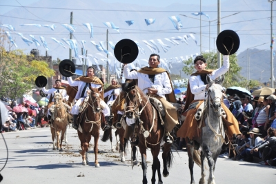 Operativo de tránsito con motivo del desfile gaucho por el “Día de la Tradición”