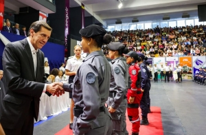 Acto de graduación de 485 efectivos del IUPS