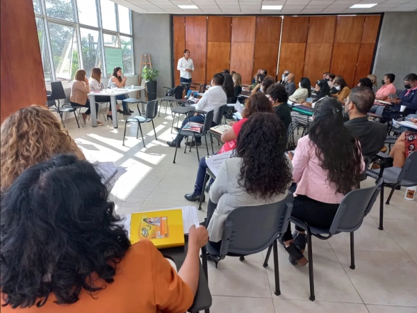 Primera reuni&oacute;n con equipos directivos de los IES