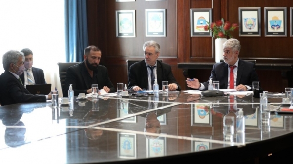 El Gobierno acord&oacute; aumentar la oferta y bajar los precios de cinco cortes de carne en las fiestas