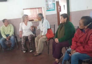 Taller para prevenir caídas en personas mayores