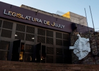 Tratan retiro voluntario de ex trabajadores del Banco de Desarrollo