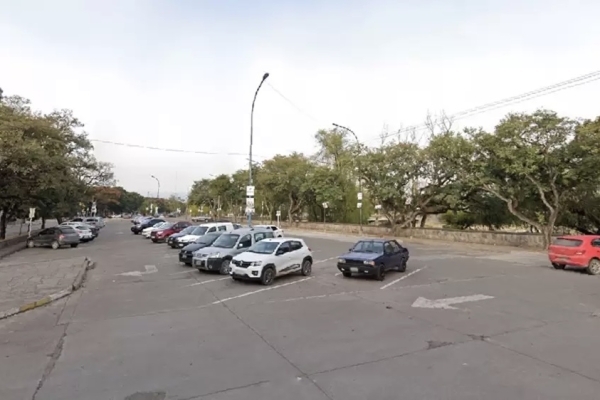 Restricci&oacute;n de estacionamiento en avenida 19 de Abril