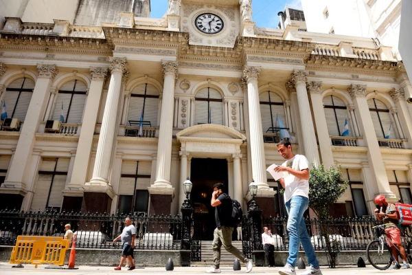 El Banco Central pone a punto una de las herramientas que usar&aacute; para contener el d&oacute;lar en 2027