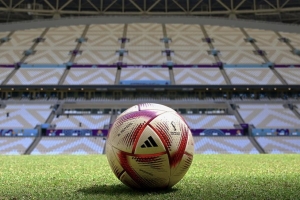 La FIFA present&oacute; la nueva pelota para los &uacute;ltimos cuatro partidos del Mundial