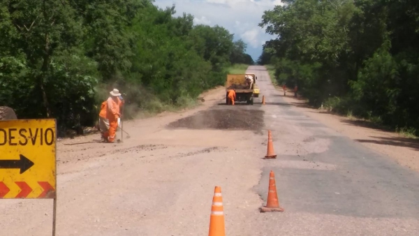 Mantenimiento vial con municipios y con cooperativas