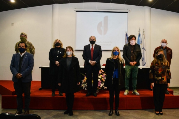 Certamen para artistas y artesanos