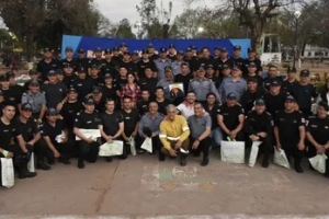 Despedida a los 71 bomberos que colaboraron en la provincia
