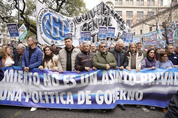 La CGT y las CTA analizan movilizarse este viernes ante Trabajo en reclamo de un fuerte aumento del salario m&iacute;nimo