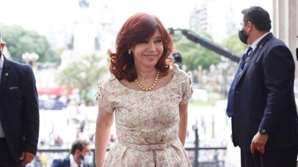 Cristina Fern&aacute;ndez de Kirchner renunci&oacute; a su sueldo