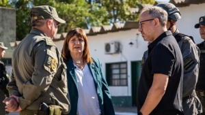 Patricia empuj&oacute; para que nombren a Valenzuela en Migraciones