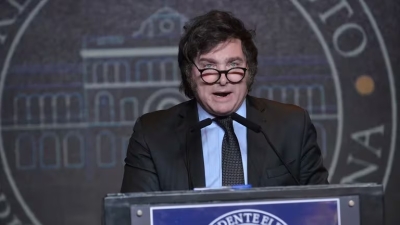 Javier Milei anunci&oacute; que renunciar&aacute; a su jubilaci&oacute;n de privilegio y acus&oacute; a M&aacute;ximo Kirchner de impulsar una &ldquo;trampa legislativa&rdquo;