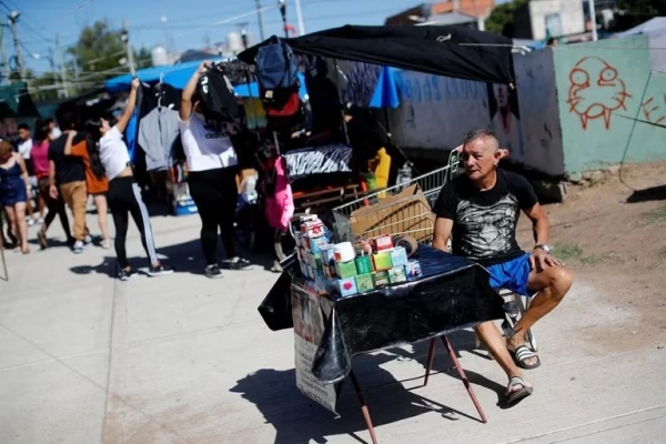 La pobreza lleg&oacute; al 39,2% de la poblaci&oacute;n y afect&oacute; a m&aacute;s de 18,6 millones de argentinos