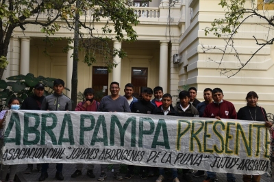 J&oacute;venes pune&ntilde;os capacitados por el gobierno trabajar&aacute;n en Cauchari Solar