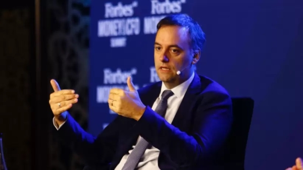 Manuel Adorni, en exclusiva con Forbes: "Las denuncias a las prepagas no van contra nuestras convicciones"