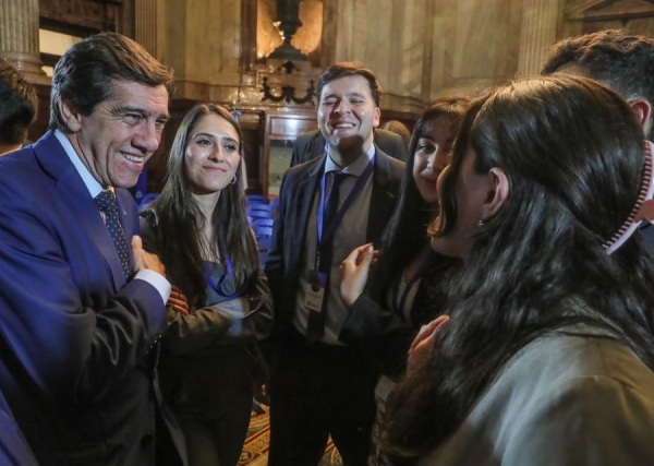 Sadir comparti&oacute; un encuentro con j&oacute;venes en el Senado de la Naci&oacute;n