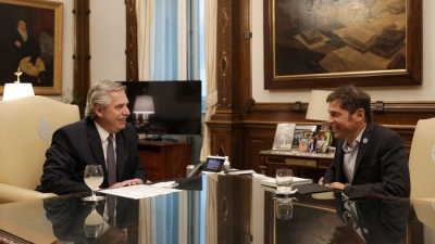 Fern&aacute;ndez y Kicillof analizaron la gran temporada tur&iacute;stica, la vacunaci&oacute;n y obras viales