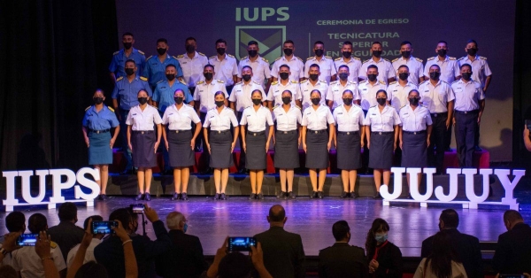 Egresaron oficiales de la Tecnicatura Superior en Seguridad P&uacute;blica