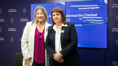 Patricia le da un ultim&aacute;tum a Adorni y le exige que presente ya su declaraci&oacute;n jurada