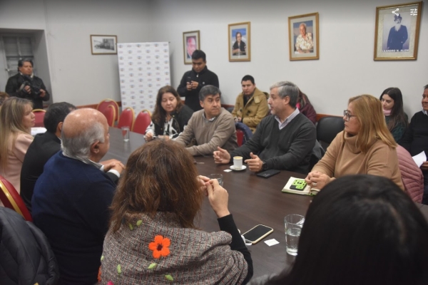 Legisladores y el Colfarjuy analizaron receta electr&oacute;nica y ley de Farmacia