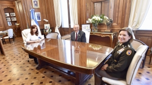 Cristina Fern&aacute;ndez se reuni&oacute; con la jefa del Comando Sur de EEUU en el Senado