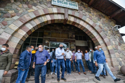 Morales recorri&oacute; Hospital Oscar Or&iacute;as de Libertador