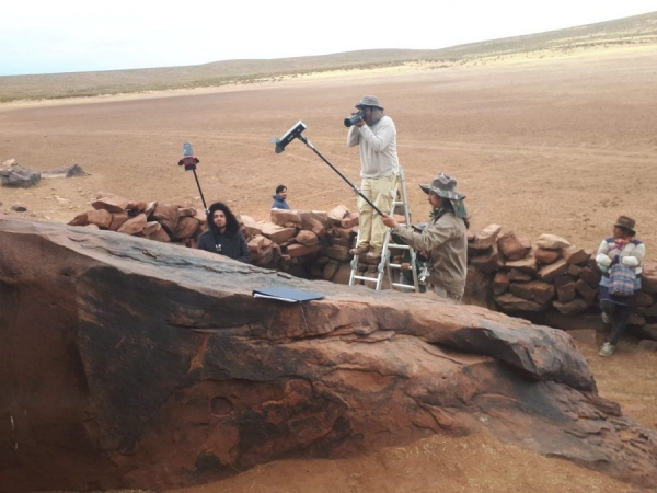 Conservaci&oacute;n de los petroglifos de Laguna Colorada