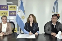 Firma de contrato para la construcci&oacute;n de la escuela de Formaci&oacute;n Profesional N&deg;9 de San Pedro